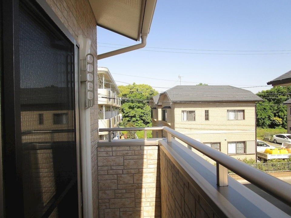 お部屋は角部屋。自然の空気がきもちいい。