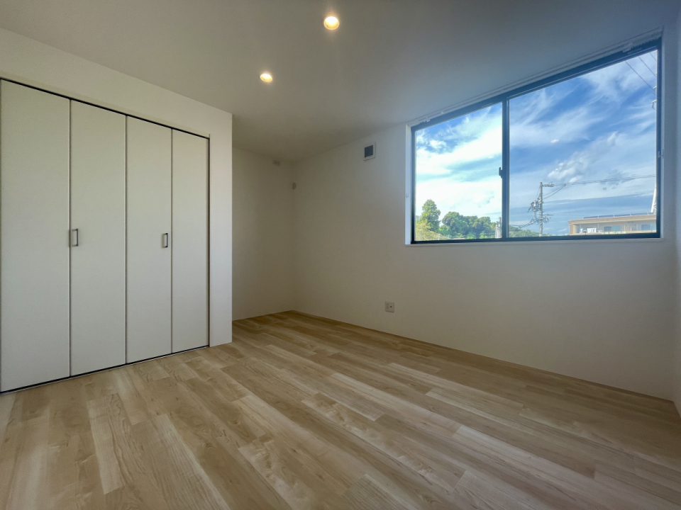 6.49帖の洋室。こちらが寝室かな？