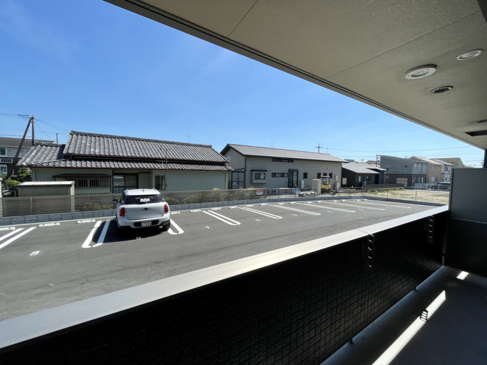 駐車場は前向き駐車だから、排気ガスはちょっと気になる...かも？