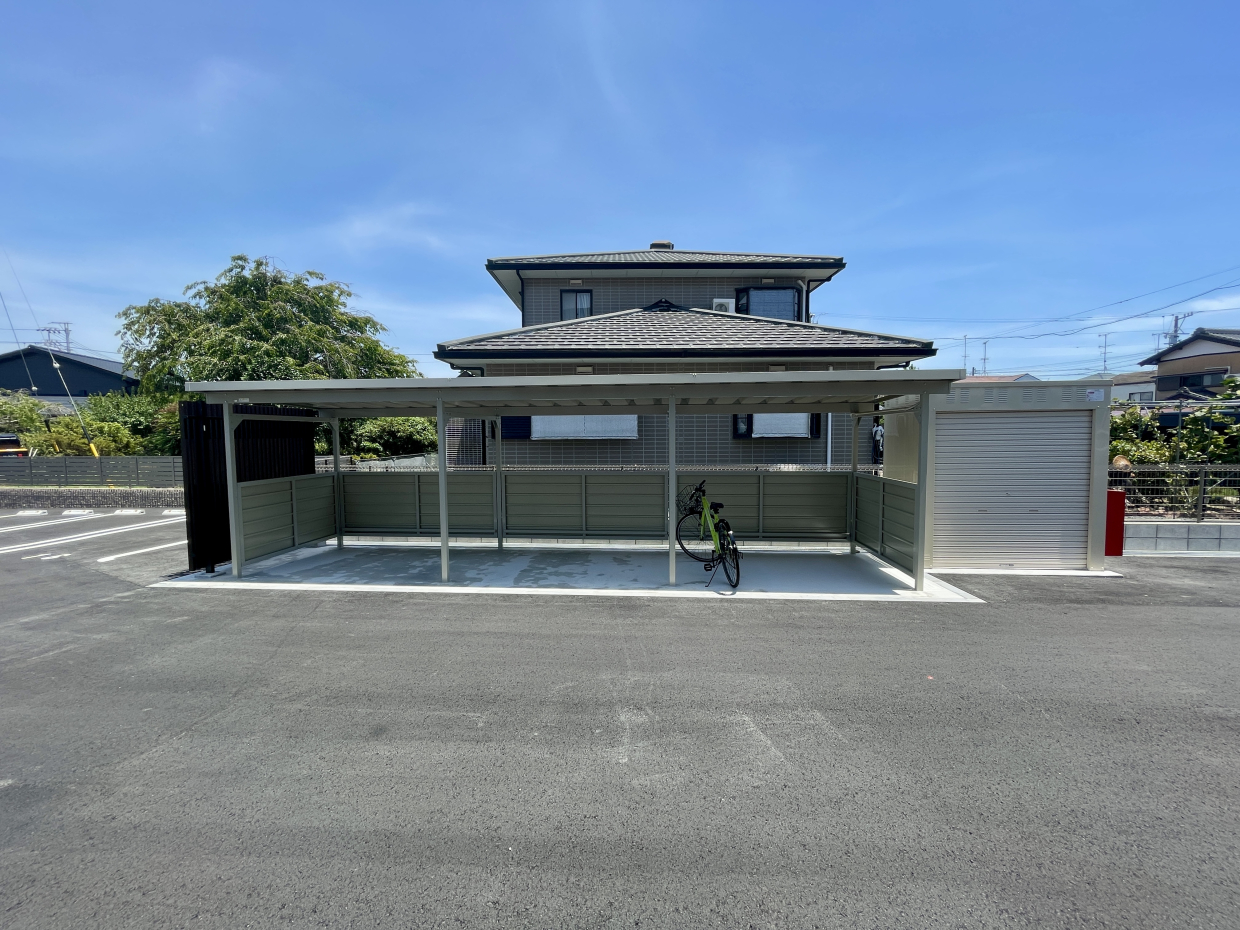 1LDK&times;15世帯。ゆったり設計の駐輪場