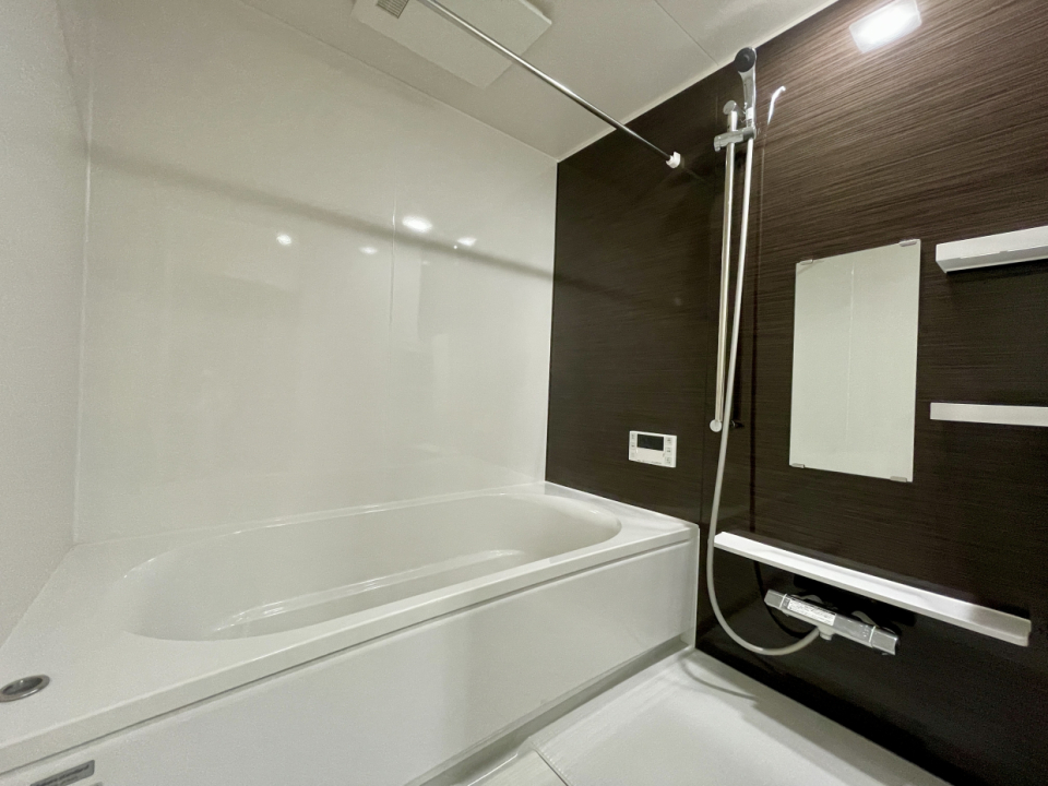 一日の終わりは足伸ばしてほっと一息、自分を労わって