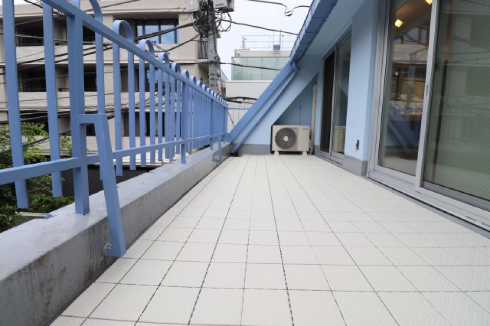 テーブルとチェア、グリーンを置いてのんびりしたい