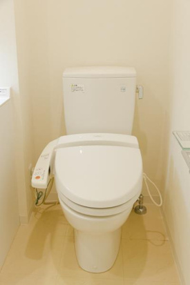 トイレは洗面脱衣所と同室です。