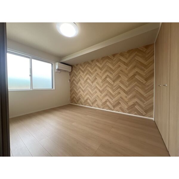 北側洋室　6.1帖