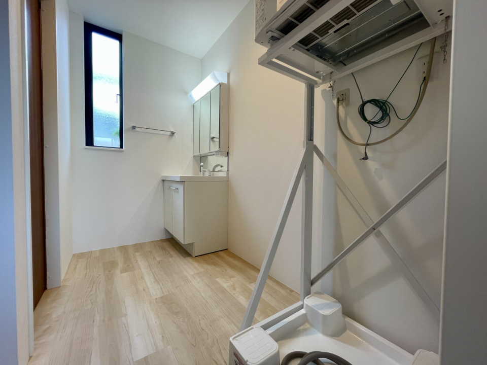 脱衣所にも窓が付いているので、通気性抜群！