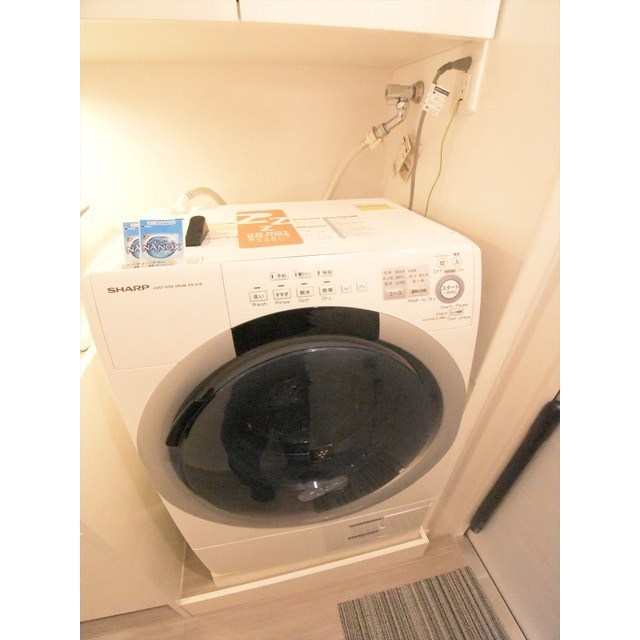 洗濯機はキッチン横に。ドラム式です！