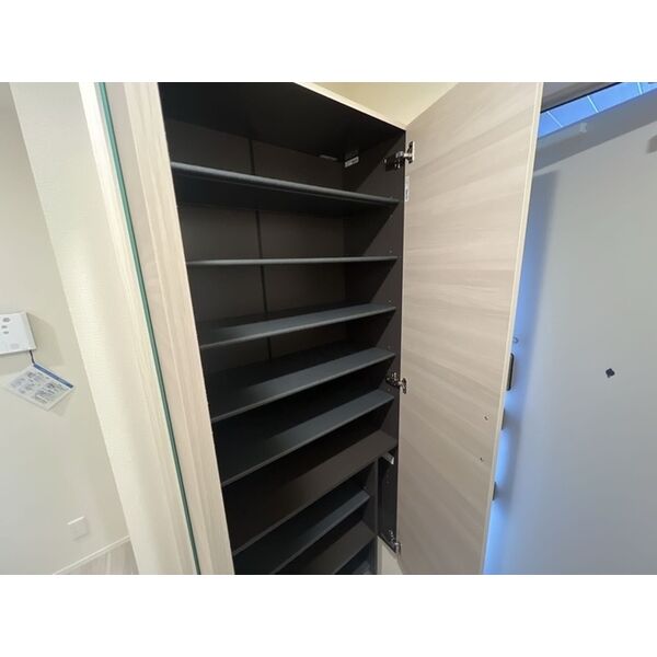 玄関　シューズボックス