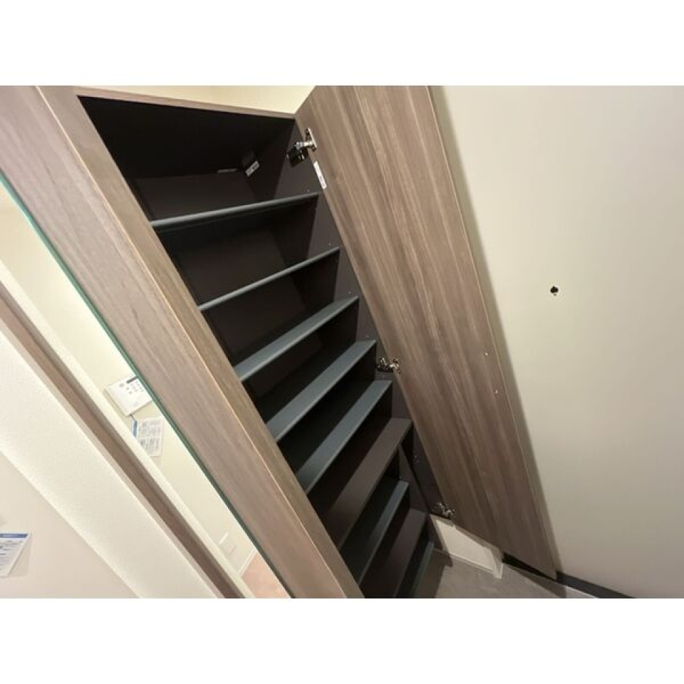 玄関　シューズボックス