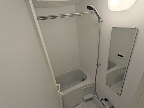 バスルームには浴室乾燥機付き