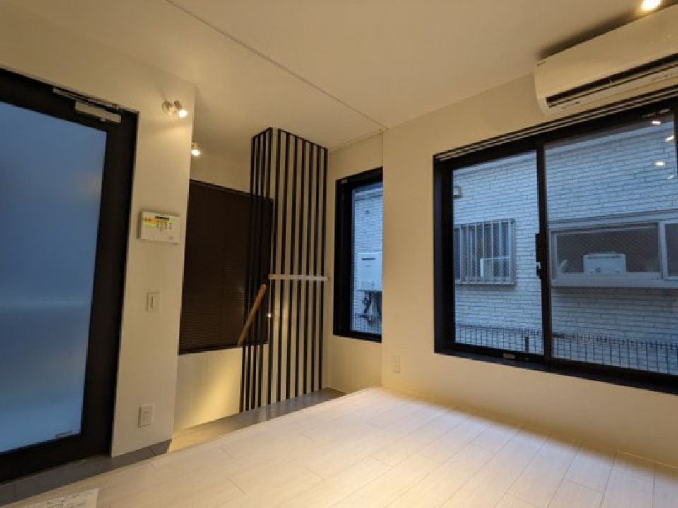 玄関は中と外の境界をぼんやりとさせています