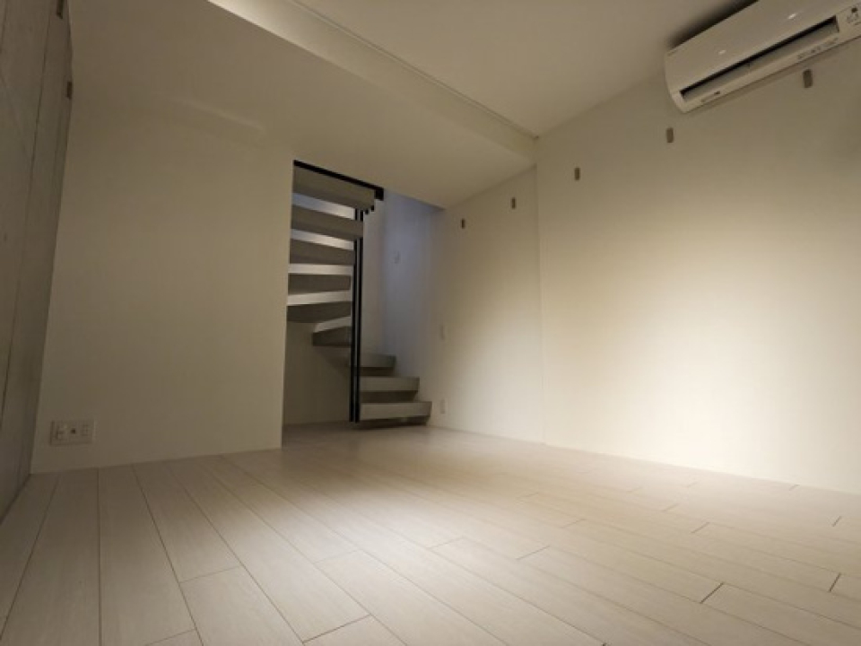 石っぽい階段がおしゃれです