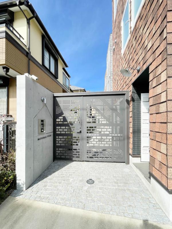 オートロックがついています