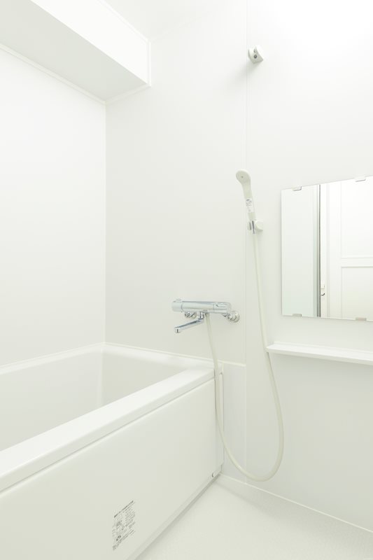 真っ白なバスルーム