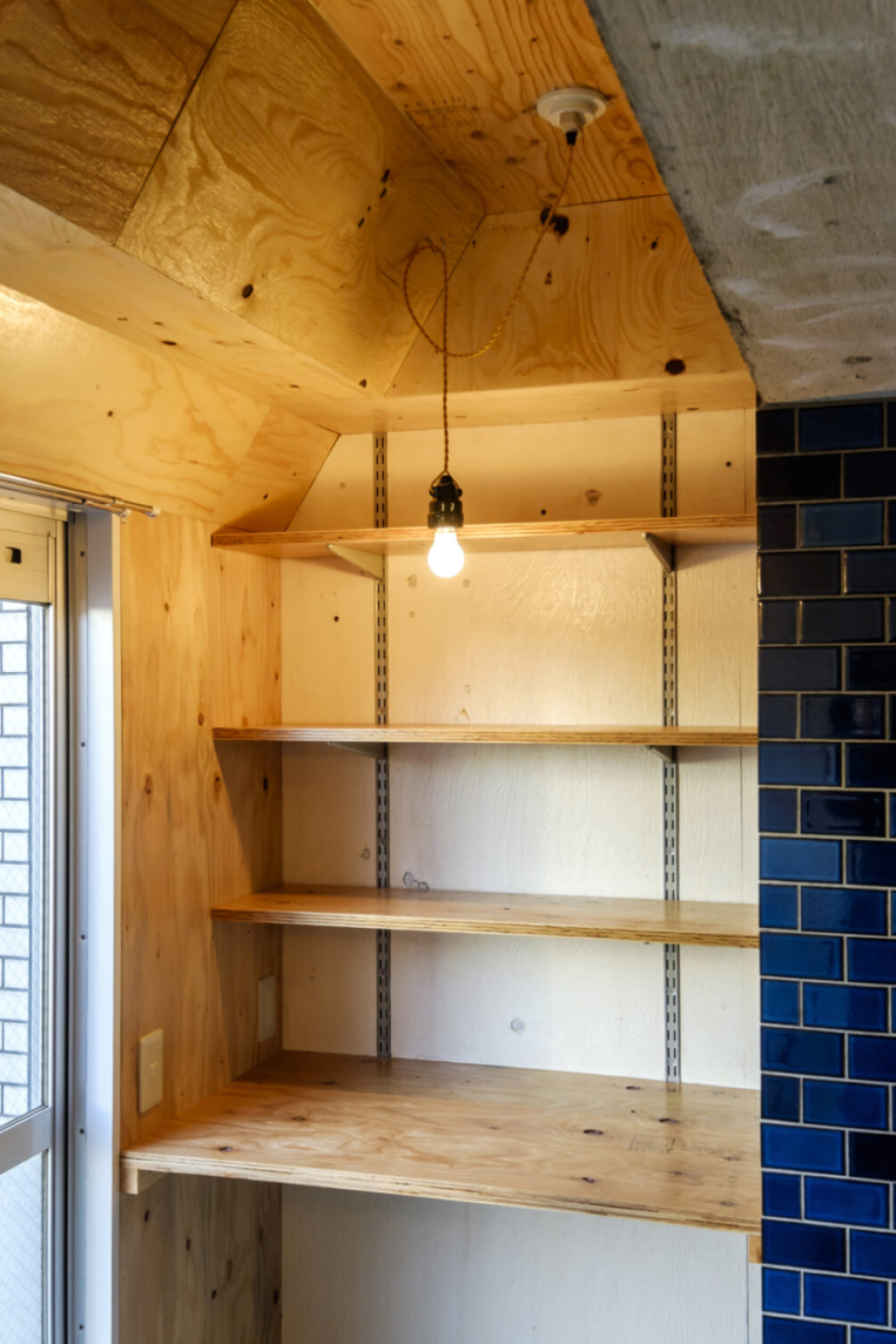 インテリア小物、書籍、植物などたくさんの好きを並べてください