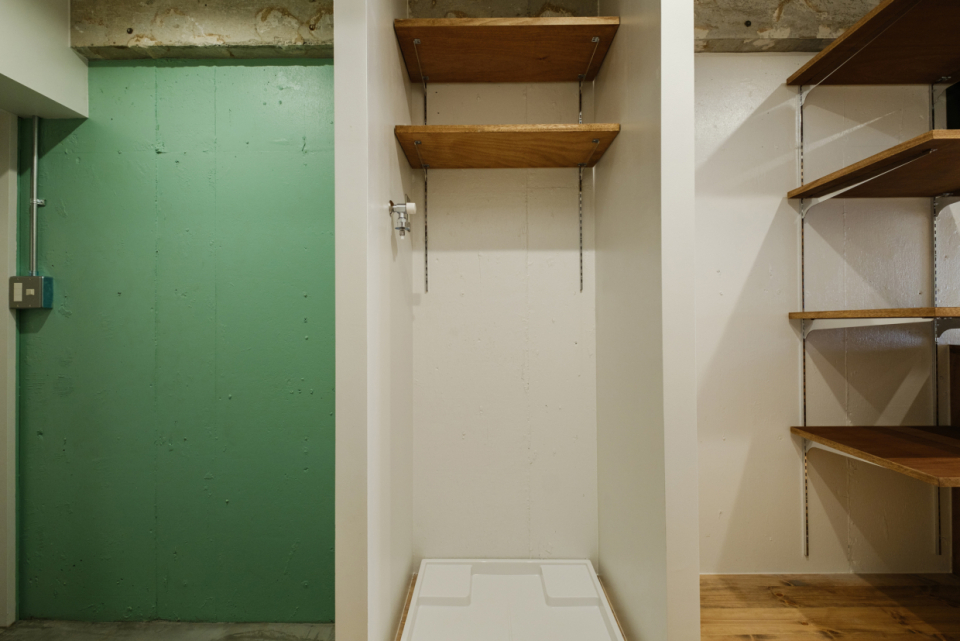 洗濯機置き場はキッチンサイドに