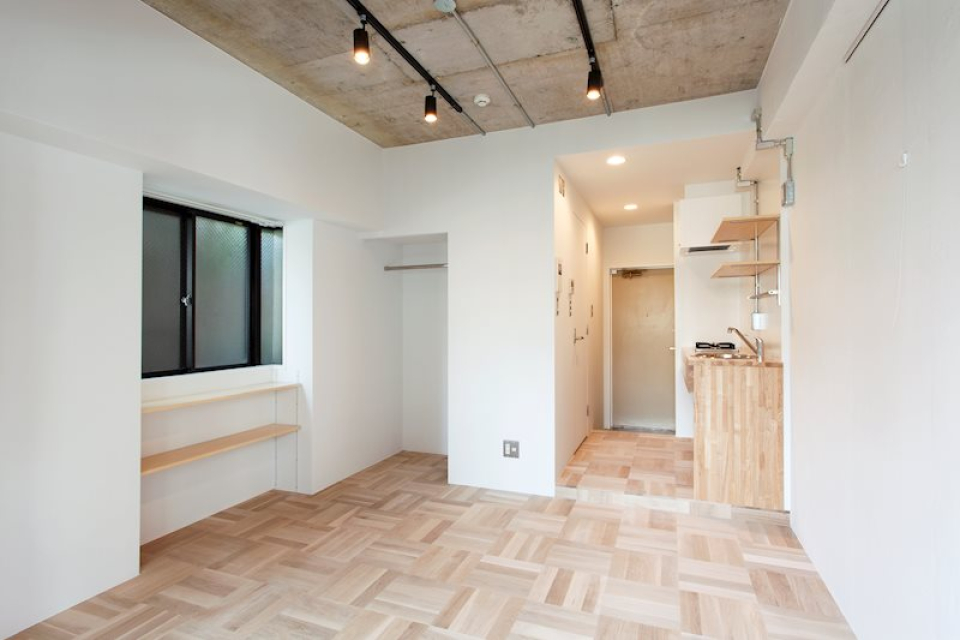 窓際の棚には何を飾ろう？