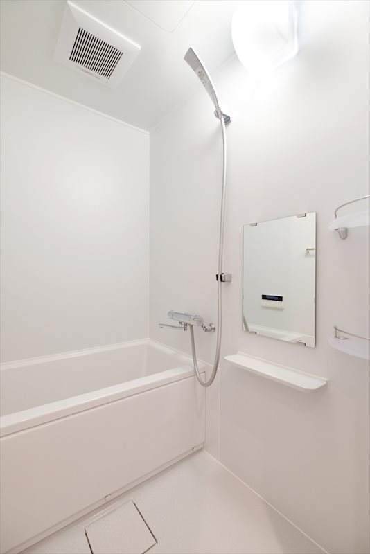 お風呂は真っ白！