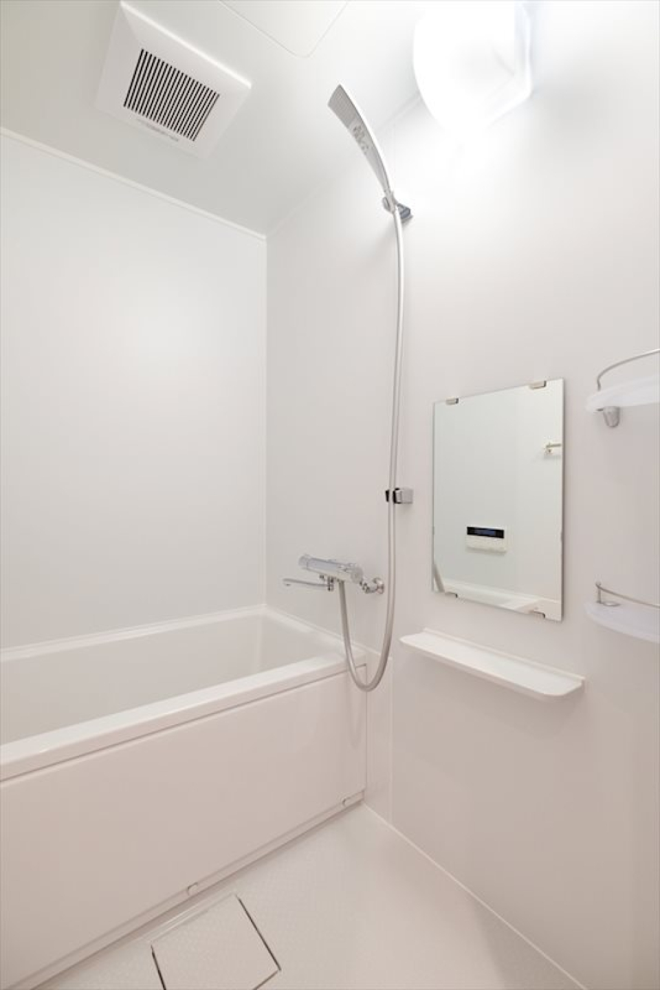 お風呂は真っ白！