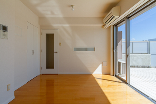 グリーンが映えそうな明るくてほっこりする7.9帖のリビングダイニング
※写真は同タイプ住戸です。