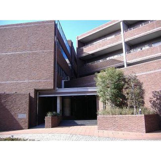 石畳のエントランスアプローチ