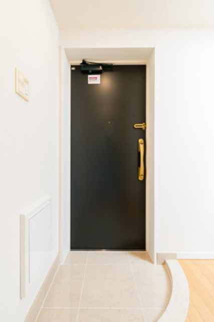 丸く切り取られた三和土がかわいらしい
※写真は同タイプ住戸です。