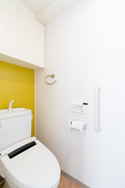 収納棚付きトイレ
※写真は同タイプ住戸です。