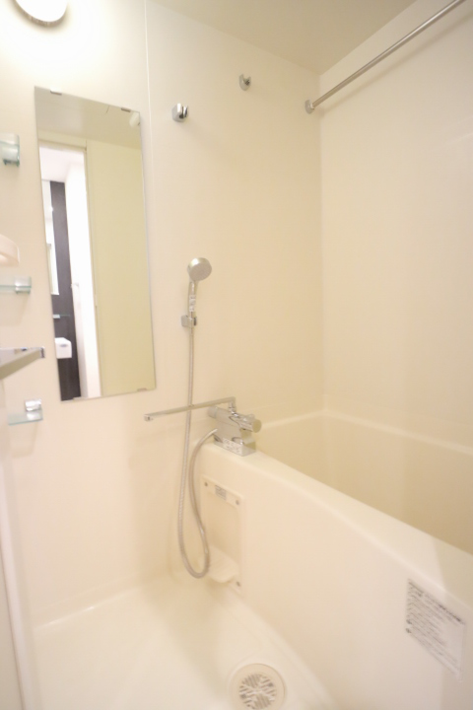 ※参考写真　内装の色は部屋によって異なる場合があります。