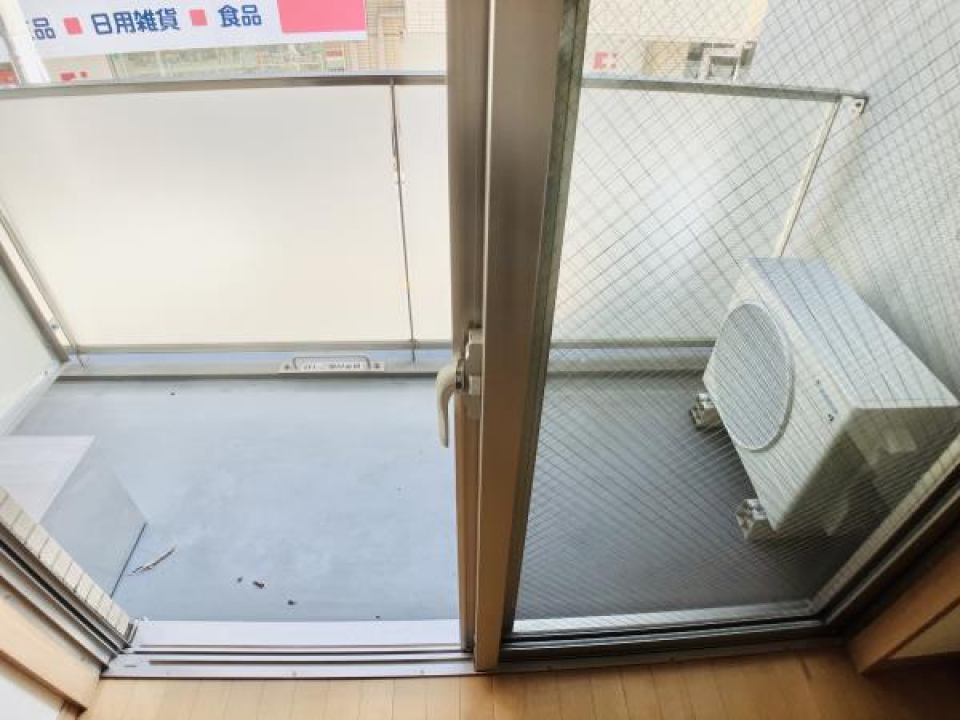 ベランダは奥行きがあります