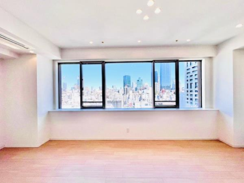 この窓からの景色が絵画のよう…！