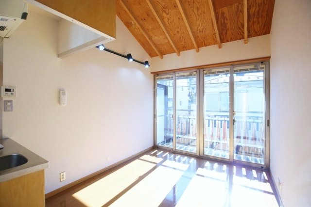 光がたっぷり入るのでとっても気持ち良いです。