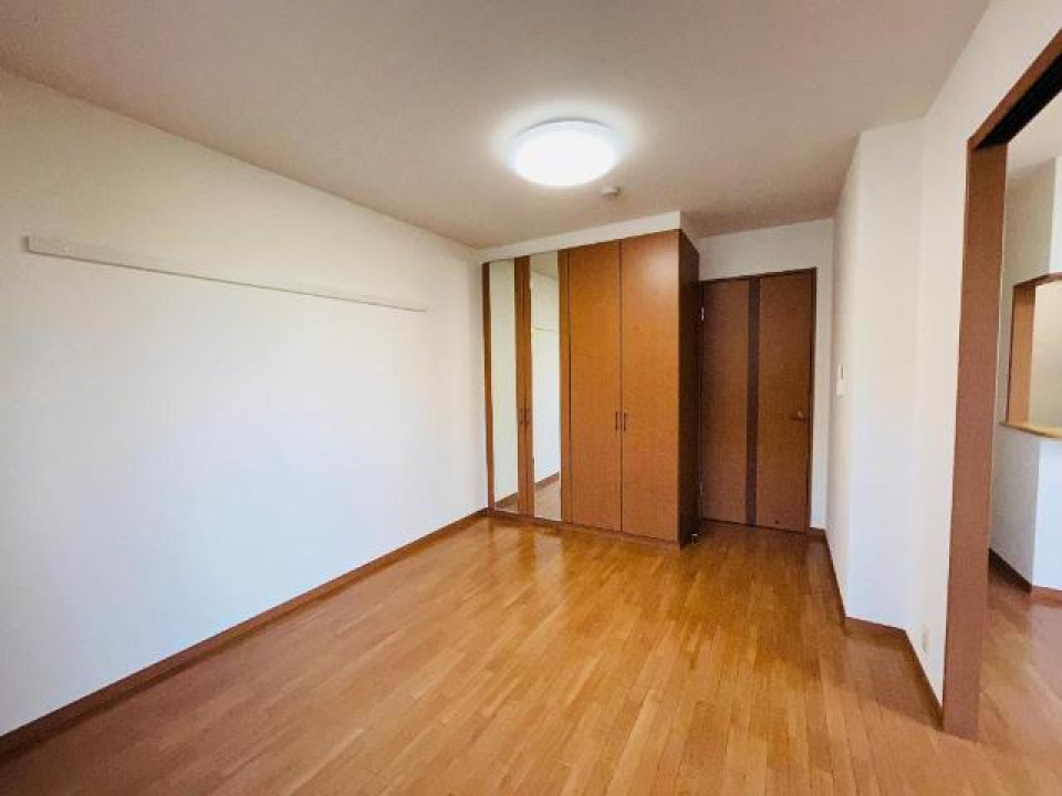 姿見付きの収納が備え付け！