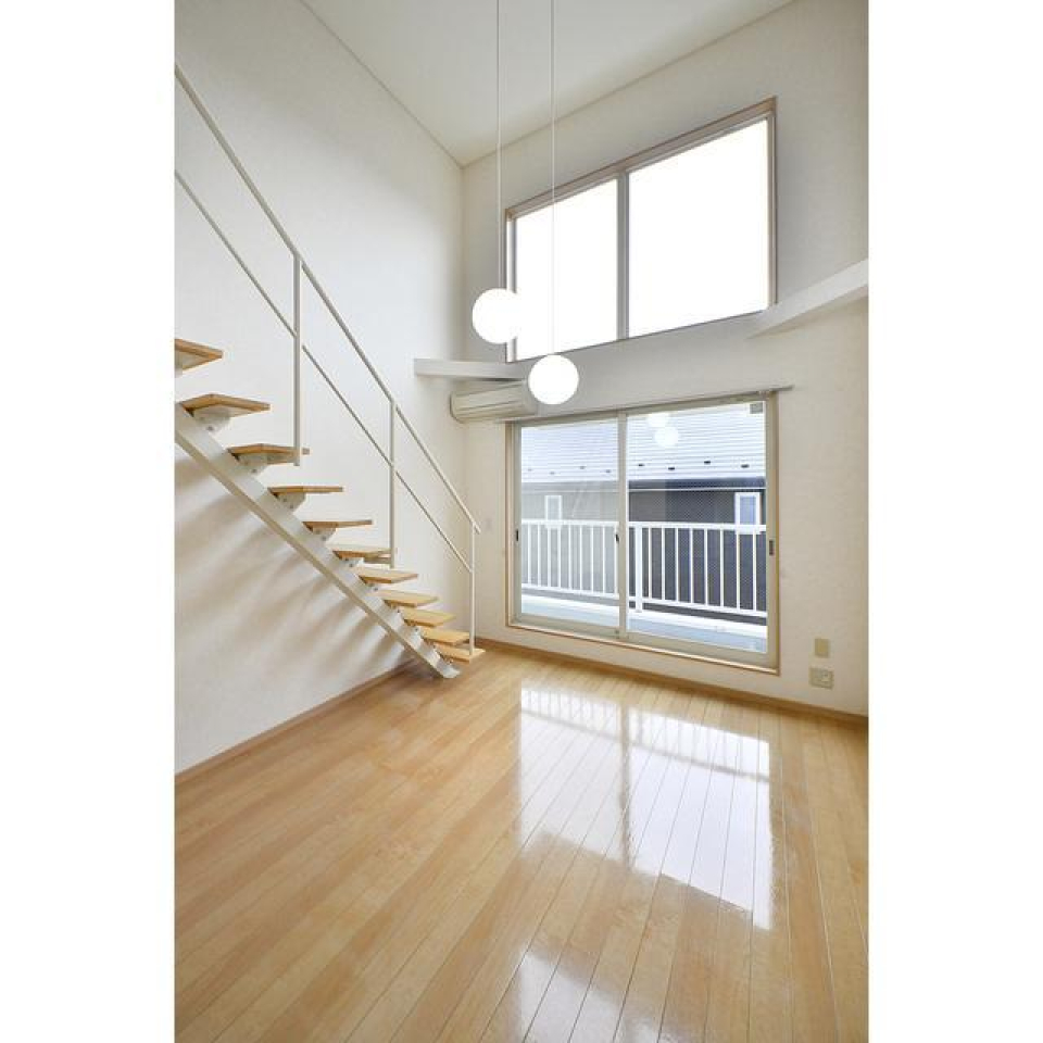 ベランダ側にも窓、窓！明るい！