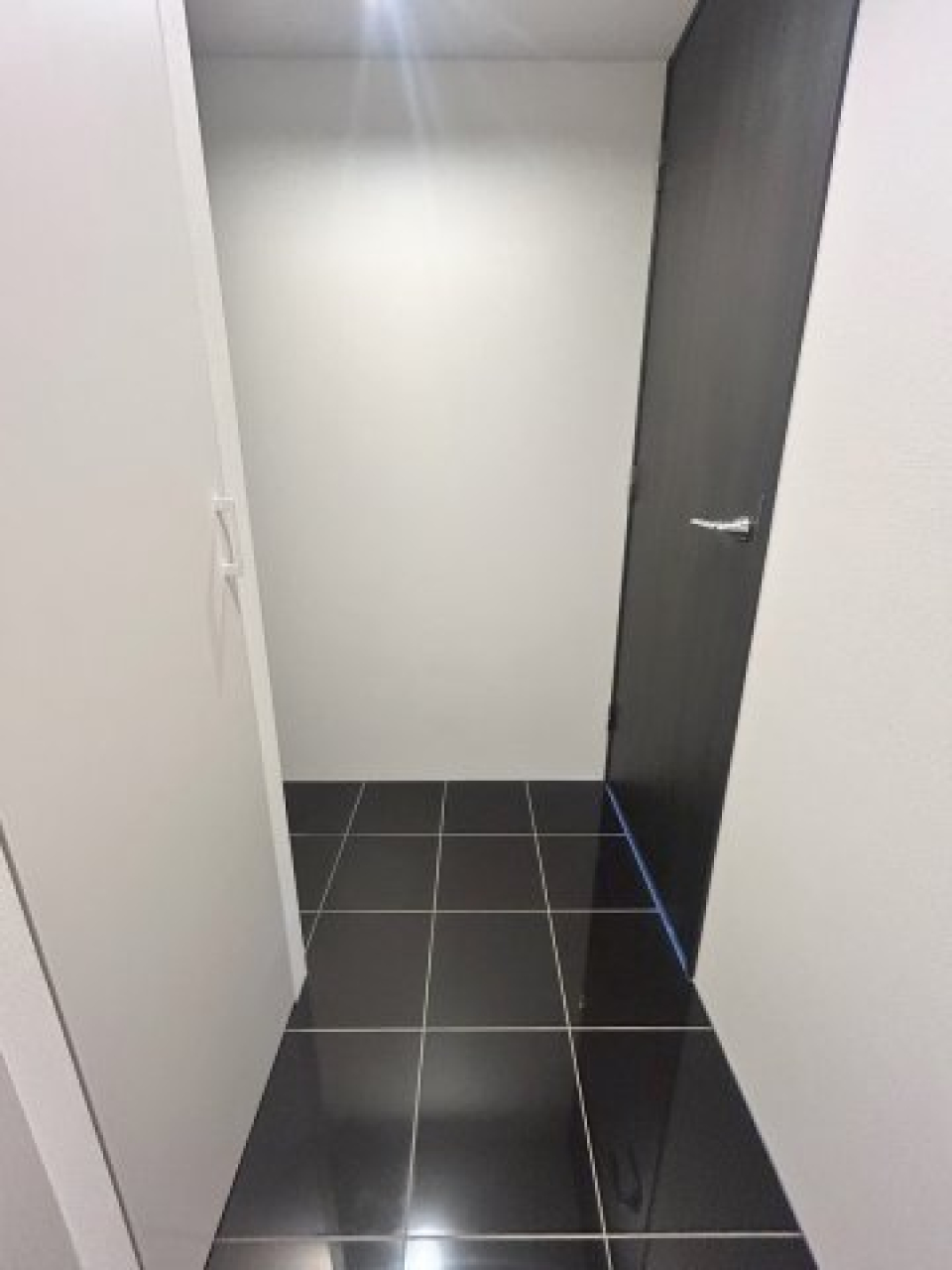 ブラックが空間をキュッと引き締めてくれています。