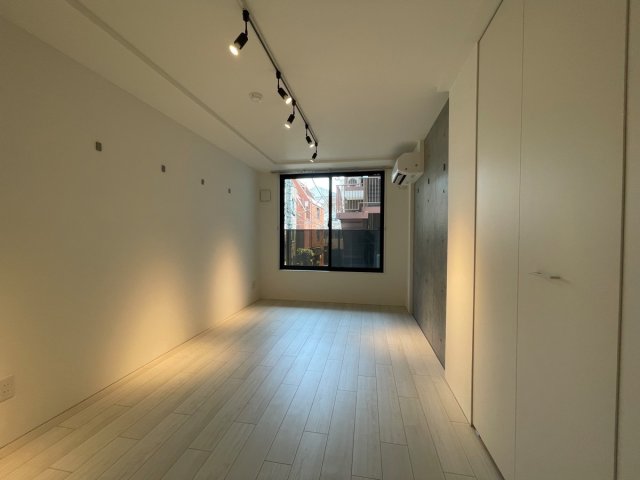 明るすぎないこの照明の感じがたまらない空間&hellip;！