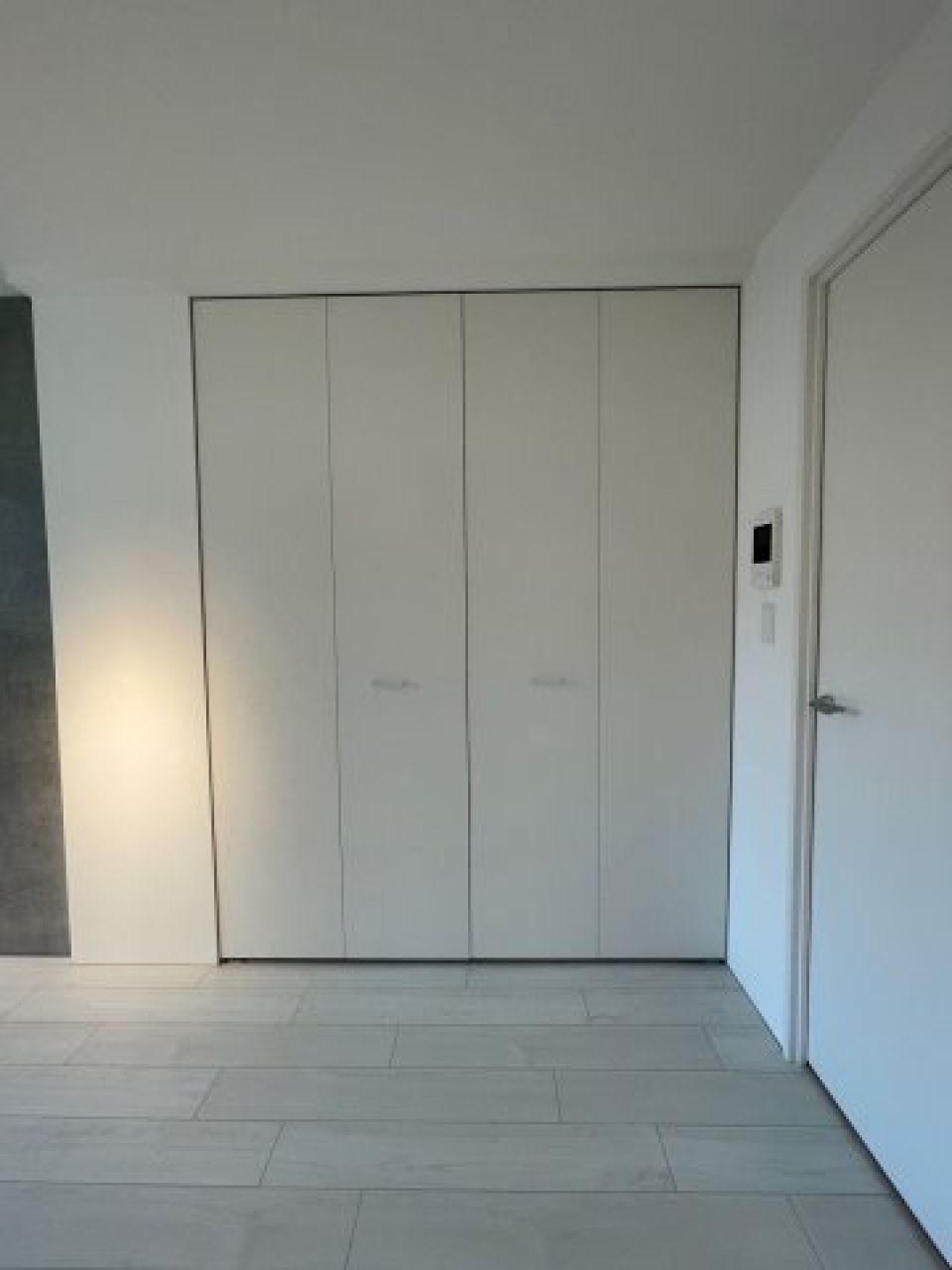 収納は扉がシンプルで生活感を隠してくれます◎