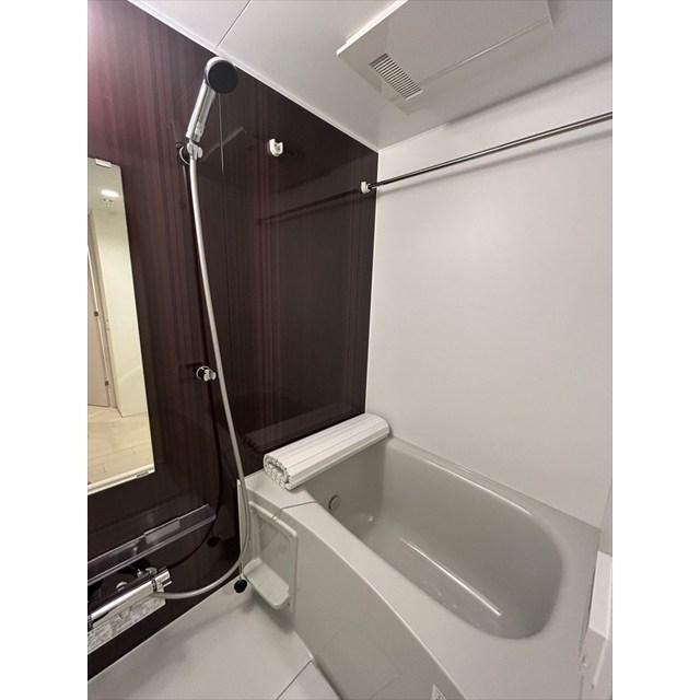 ゆったりバスタイムを満喫できそうなお風呂です。