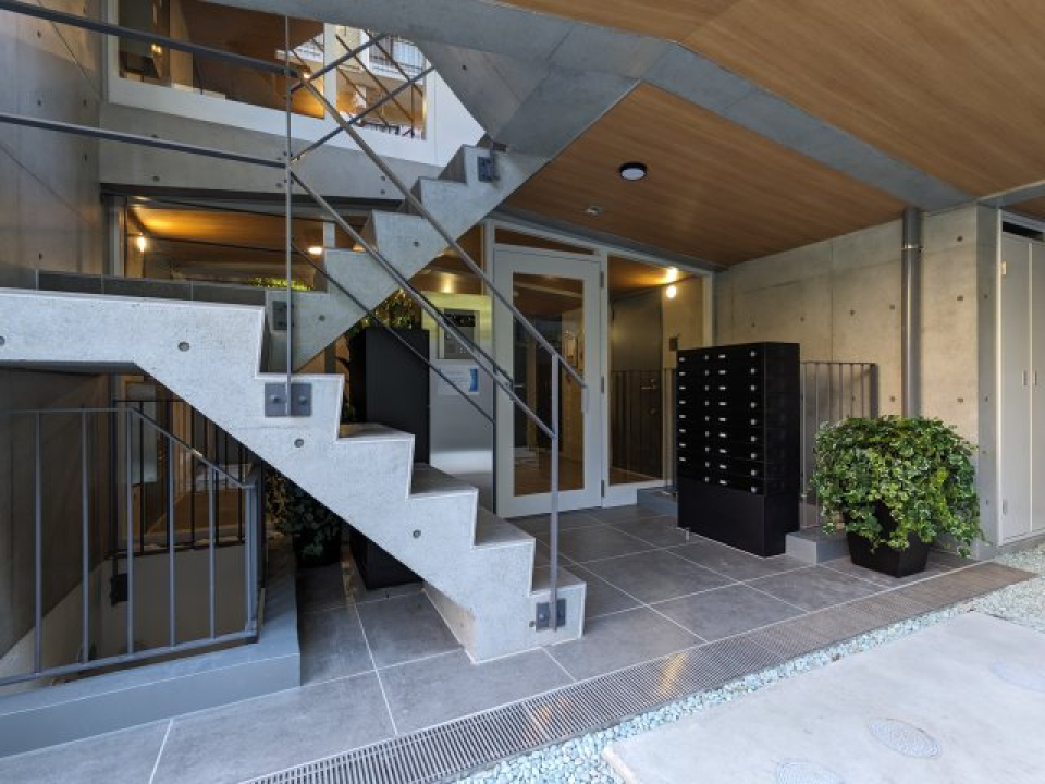 おしゃれなカフェみたいな共用部です。