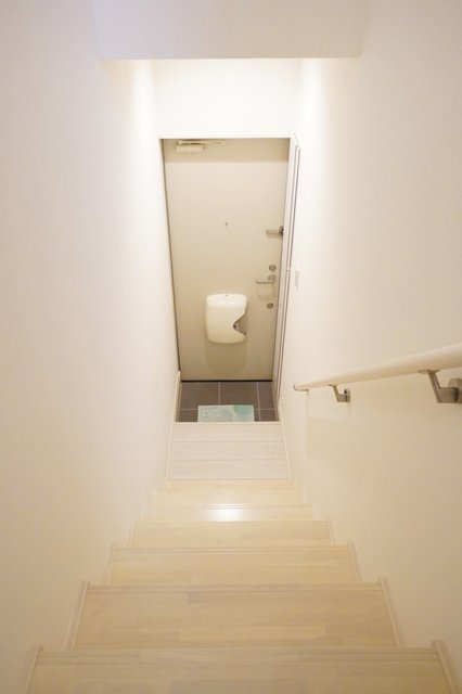 荷物搬入の際には階段幅に注意しましょう。