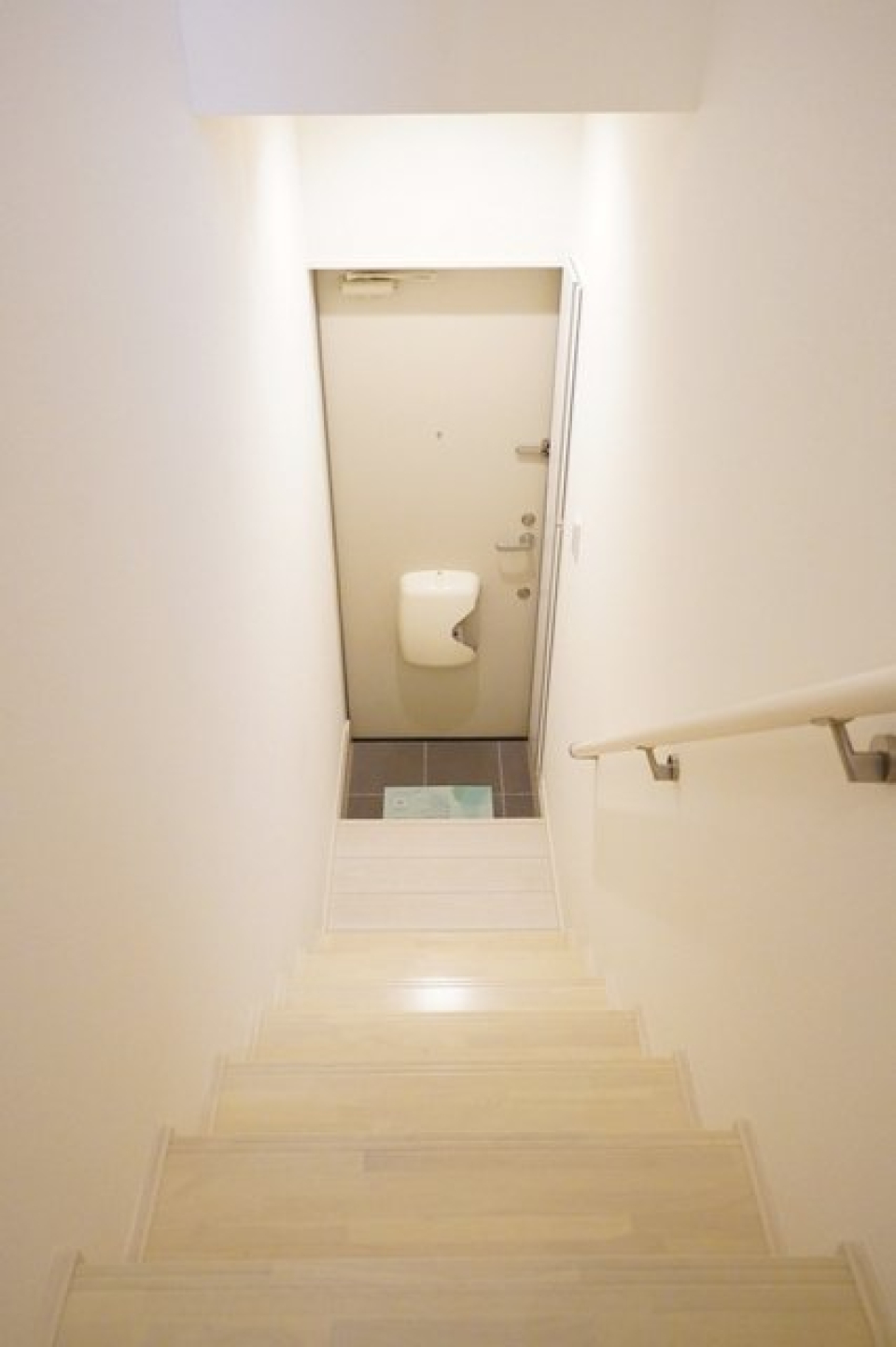 荷物搬入の際には階段幅に注意しましょう。