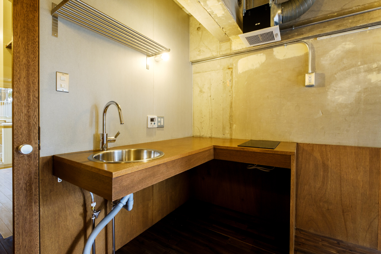 部屋に溶け込むミニマムキッチン