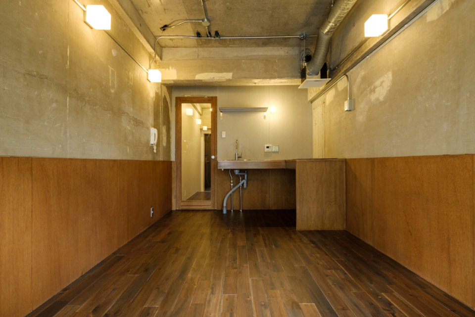 アンティーク家具のように経年変化を楽しみたいお部屋です