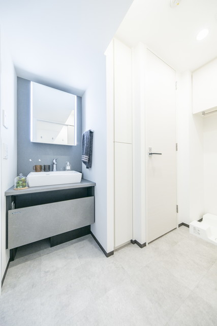 水回りもモノトーンで統一されています。※写真は同タイプ住戸です。