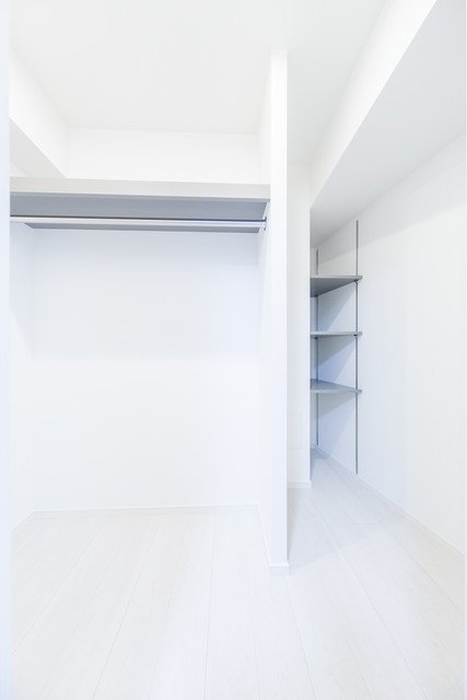 LDKにワイドな収納が！ペットのお洋服なんかも仕舞えそう。※写真は同タイプ住戸です。