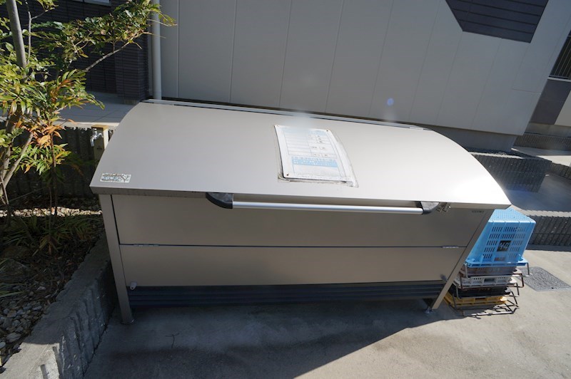 敷地内ごみ置き場