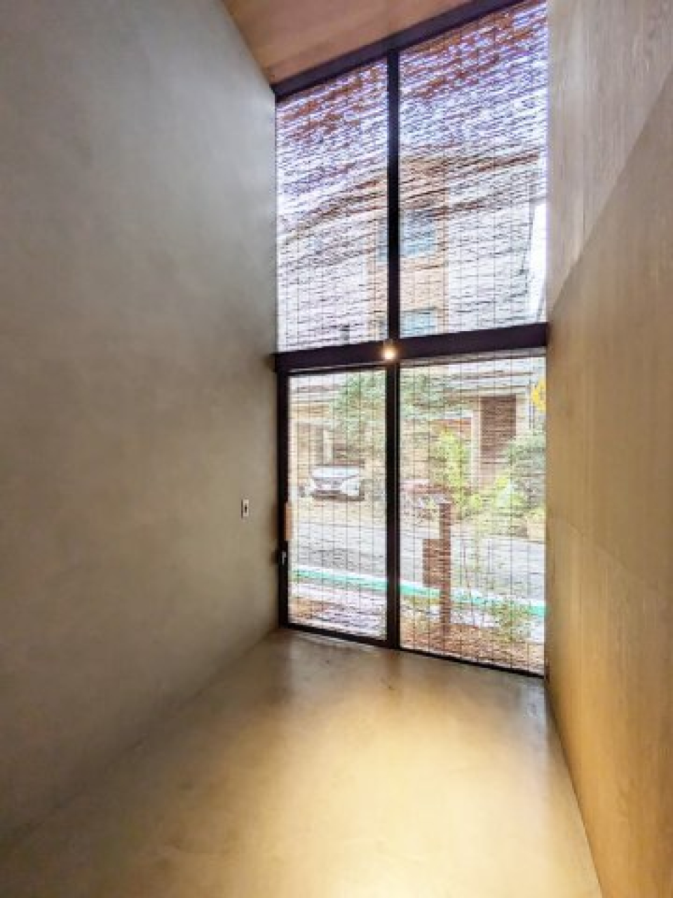 住まう人と街との繋がりを感じながらプライベートも守れる簾