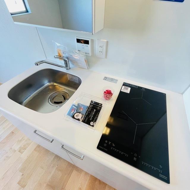 コンロも二口なので、スープとメインを同時に作れます。