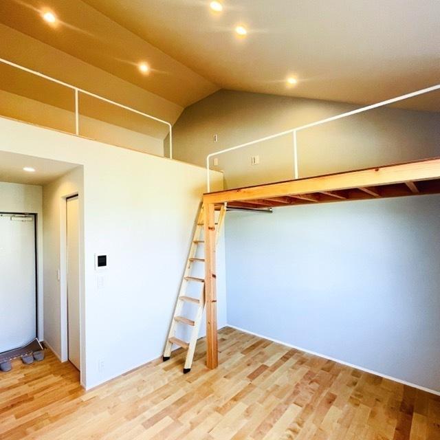 ロフトがある分、天井高い！