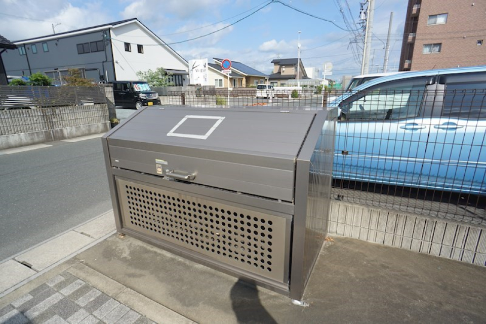 敷地内ごみ置き場