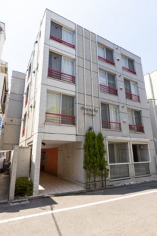 外観はパッと見控えめカラーですが、よく見ると&hellip;？