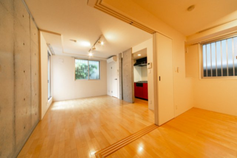 色んな素材が調和した明るい空間！※写真は同タイプ住戸です。